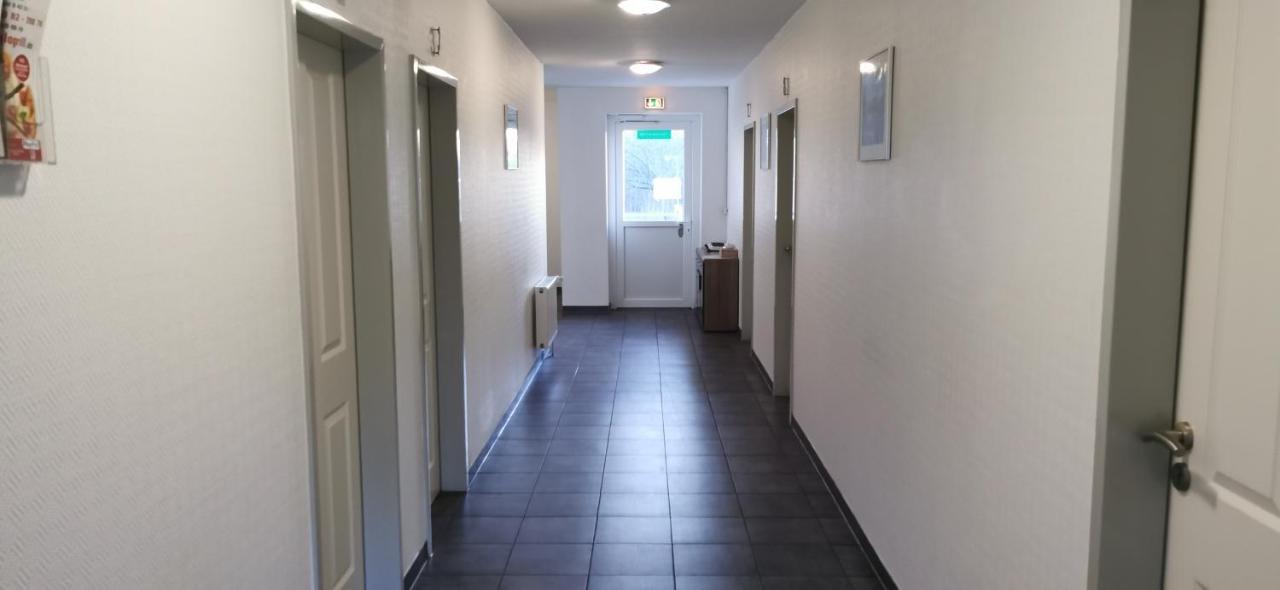 Motel Am Outletcenter Ноймюнстер Екстер'єр фото