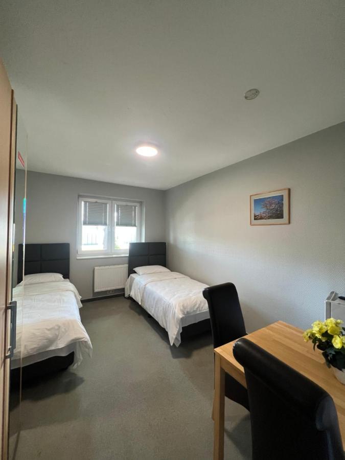 Motel Am Outletcenter Ноймюнстер Екстер'єр фото