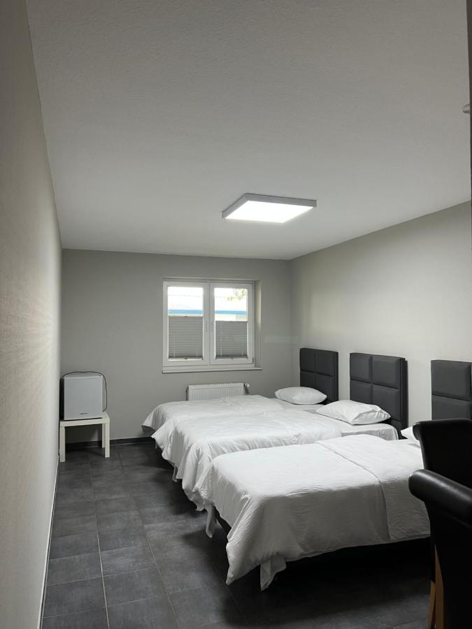 Motel Am Outletcenter Ноймюнстер Екстер'єр фото