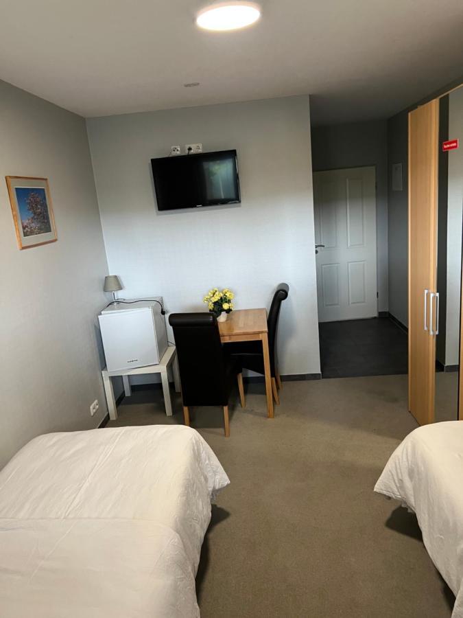 Motel Am Outletcenter Ноймюнстер Екстер'єр фото