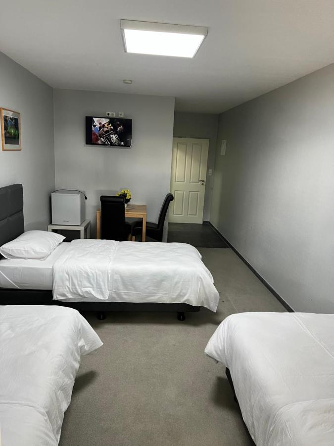 Motel Am Outletcenter Ноймюнстер Екстер'єр фото