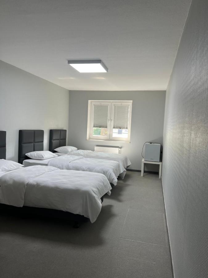 Motel Am Outletcenter Ноймюнстер Екстер'єр фото