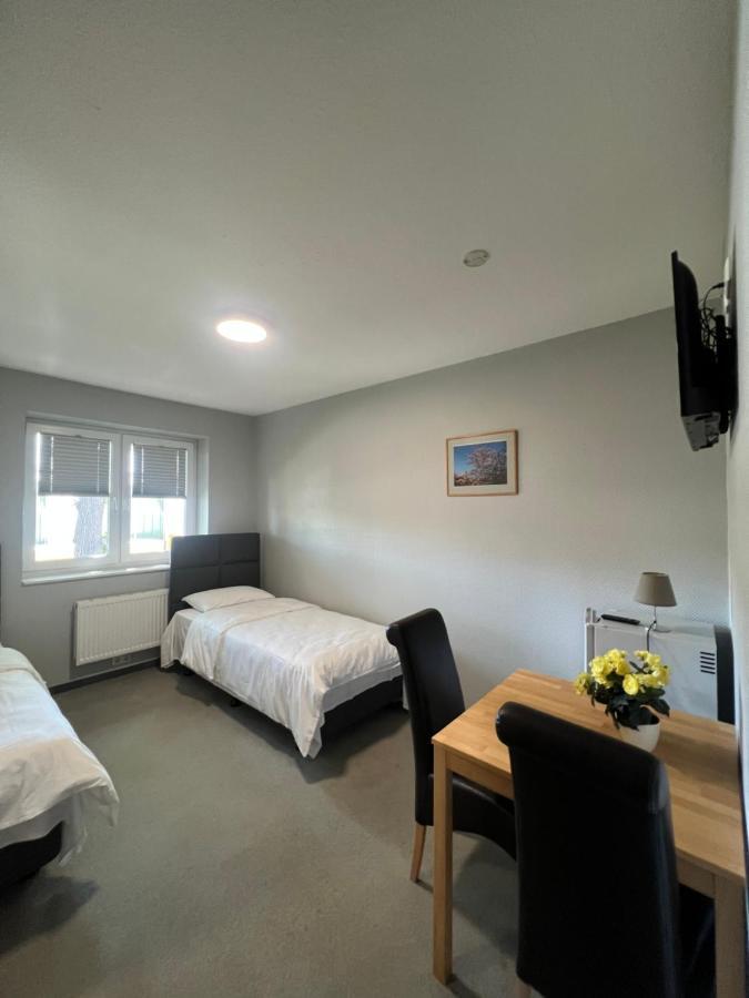 Motel Am Outletcenter Ноймюнстер Екстер'єр фото
