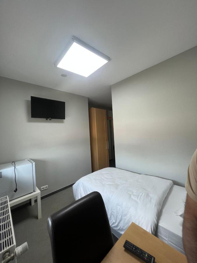 Motel Am Outletcenter Ноймюнстер Екстер'єр фото